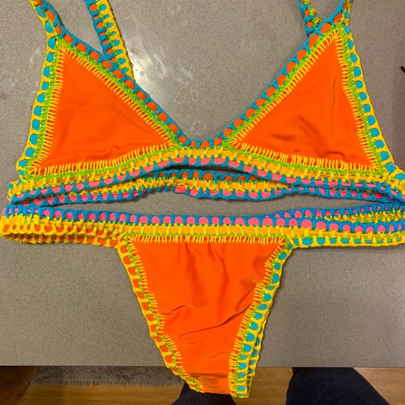 Bikini - Picture 2 of 2